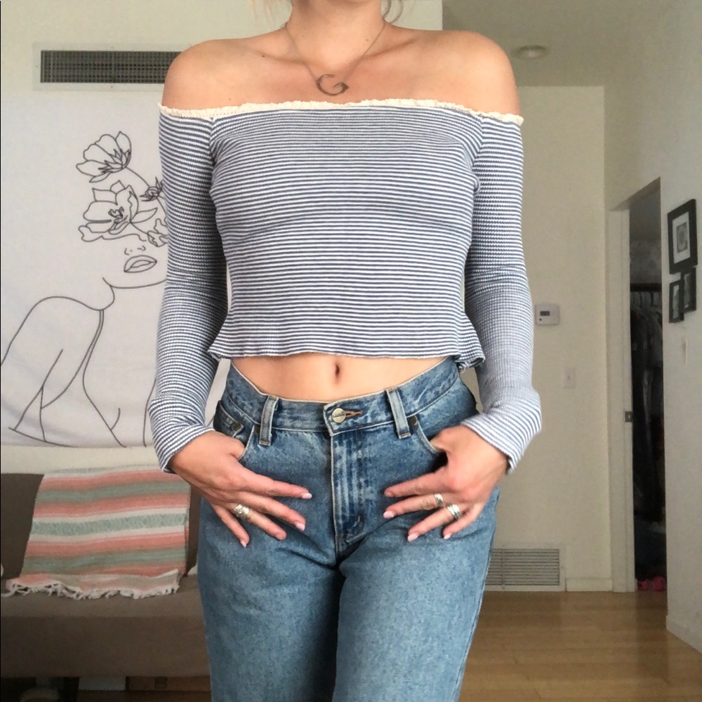 Off the shoulder long sleeve